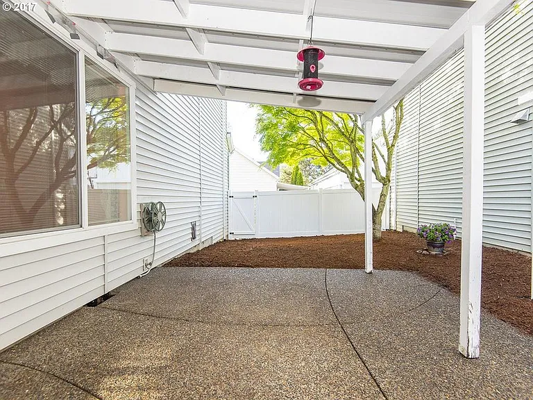 27163 SW Wood Ave — Photo 4
