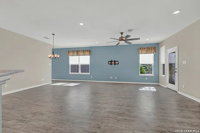 3 bed, 2.0 bath, 1610 sqft, $1,895 — Photo 3