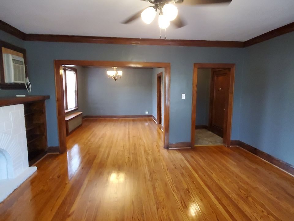 1st image of 5149 N Leclaire Ave APT 1