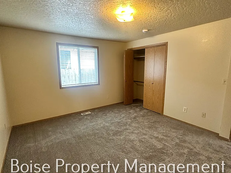 124 Delaware Ave — Photo 7