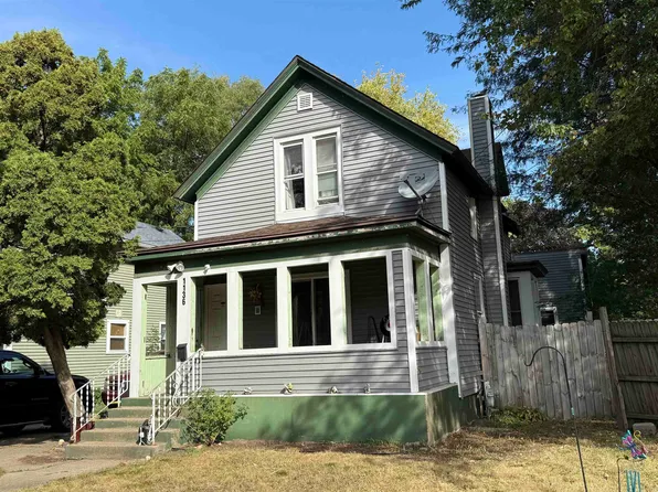 1136 Jackson St, Rockford, IL 61107