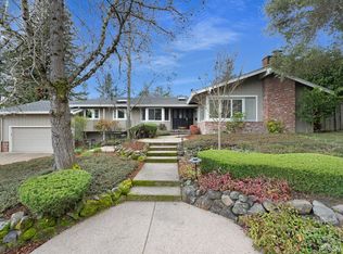 798 Crossbrook Dr, Moraga, CA 94556