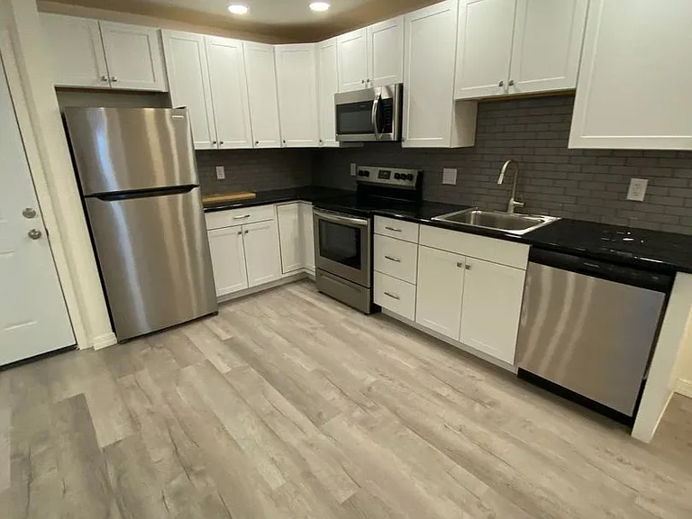 University Park Apartments near Cornell University — Photo 892