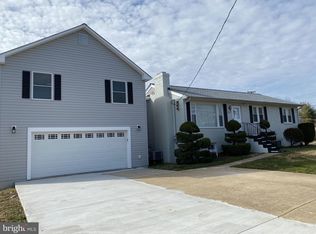 3722 Lacy Blvd, Falls Church, VA 22041