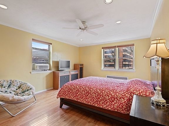 5th image of 16201 Powells Cove Blvd APT 1D