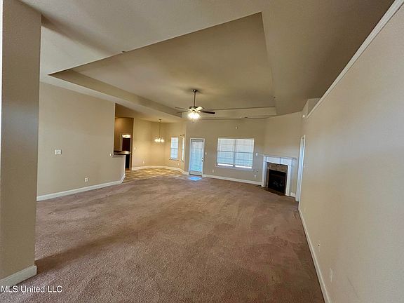 4th image of 8780 Courtly Cir N