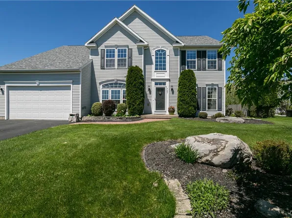 4687 Manor Hill Dr, Syracuse, NY 13215