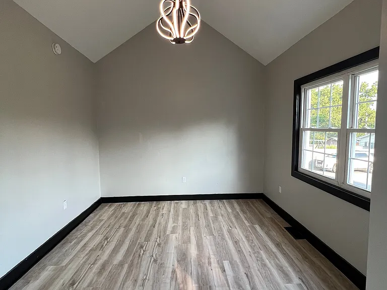461 E Main St #1 — Photo 5