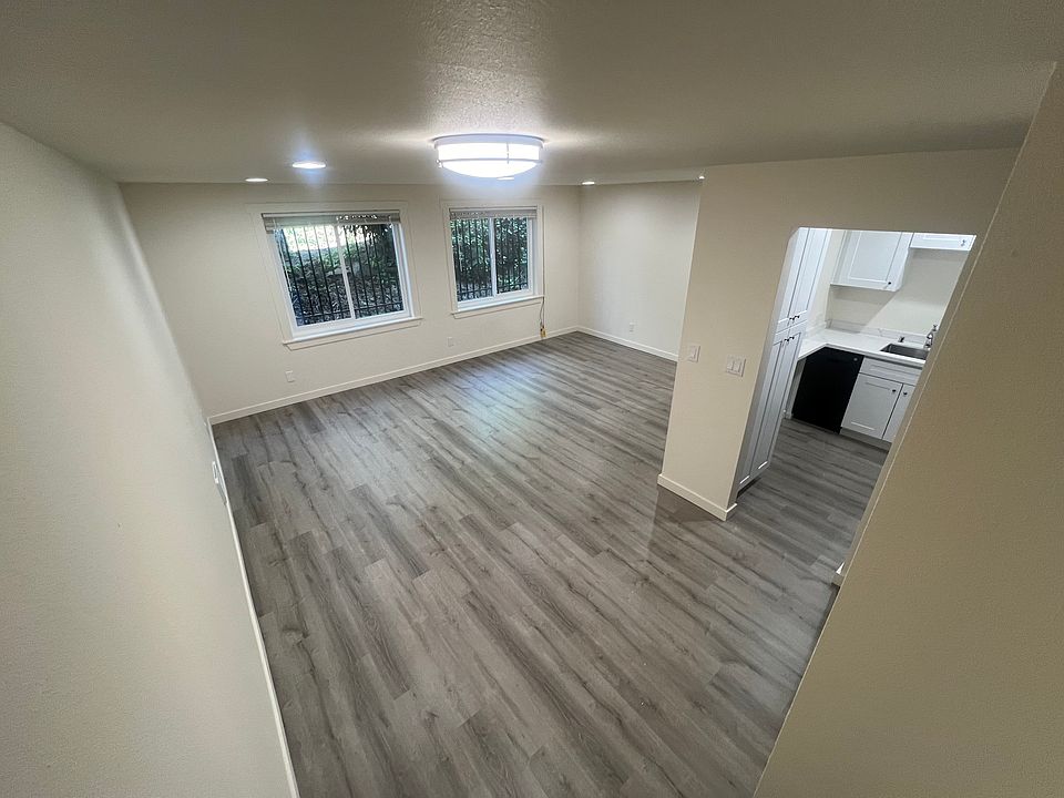 2nd image of 2222 Alki Ave SW #2