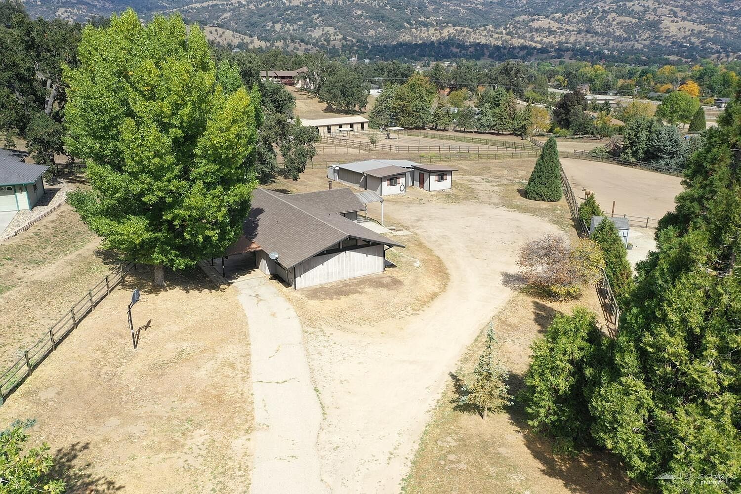 23360 Pioneer Ct, Tehachapi, CA 93561 Zillow