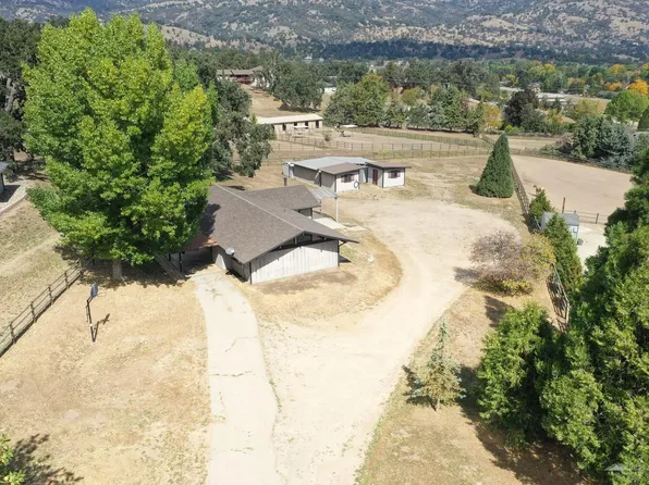 23360 Pioneer Ct, Tehachapi, CA 93561