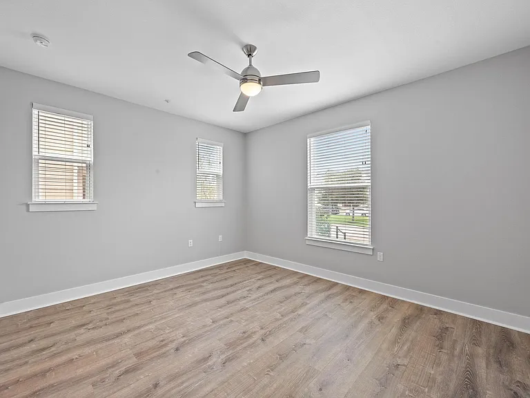 2222 Simond Ave #E — Photo 16