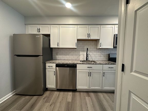4th image of 314 Oak St #21