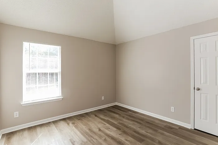 201 Piedmont Ct — Photo 17