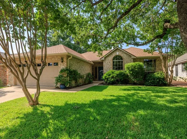 313 Heritage Hills Dr, Fredericksburg, TX 78624