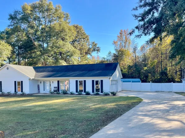 105 Hawthorne Cir, Lagrange, GA 30240