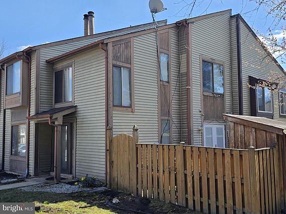 3rd image of 7103 Split Rail Ln