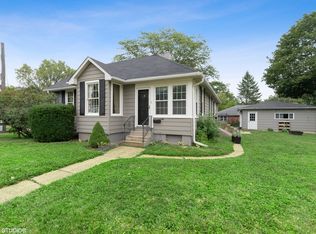 718 Sheridan Rd, Lake Bluff, IL 60044