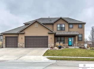 8715 S 103rd St, La Vista, NE 68128