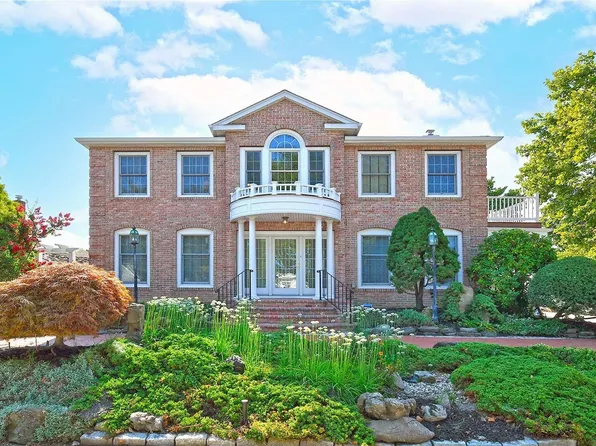 3704 Ferndale Drive, Wantagh, NY 11793