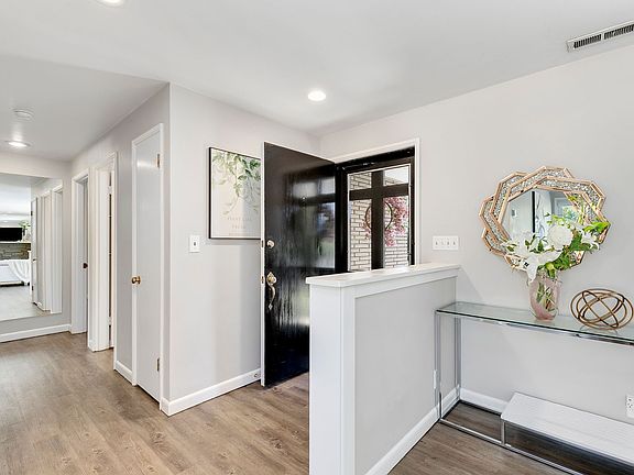 4th image of 9668 Evergreen Dr