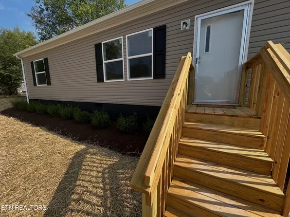 112 Redwood Dr, Harriman, TN 37748