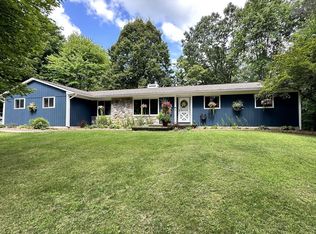 9115 Pine Hill Trl, Fenton, MI 48430