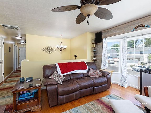 4th image of 209 Rolling Hills Dr
