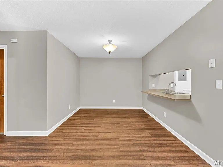 6632 Erie Rd — Photo 9