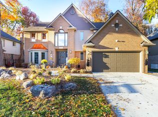 20391 Windham Dr, Macomb, MI 48044