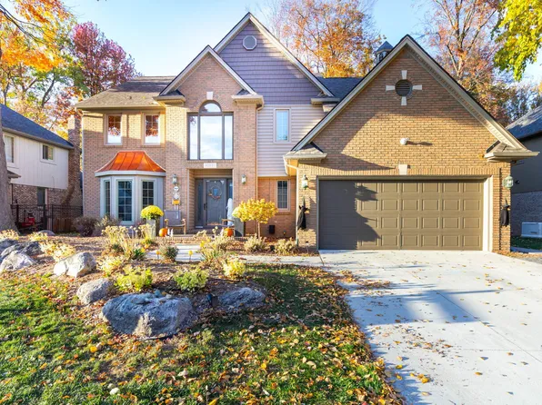 20391 Windham Dr, Macomb, MI 48044