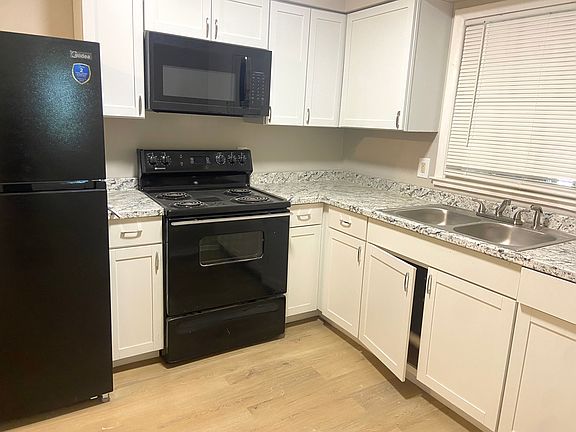 4th image of 1695 Hill View Pl #1695