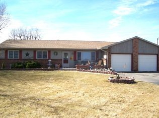 10619 Hoover Rd, Rock Falls, IL 61071