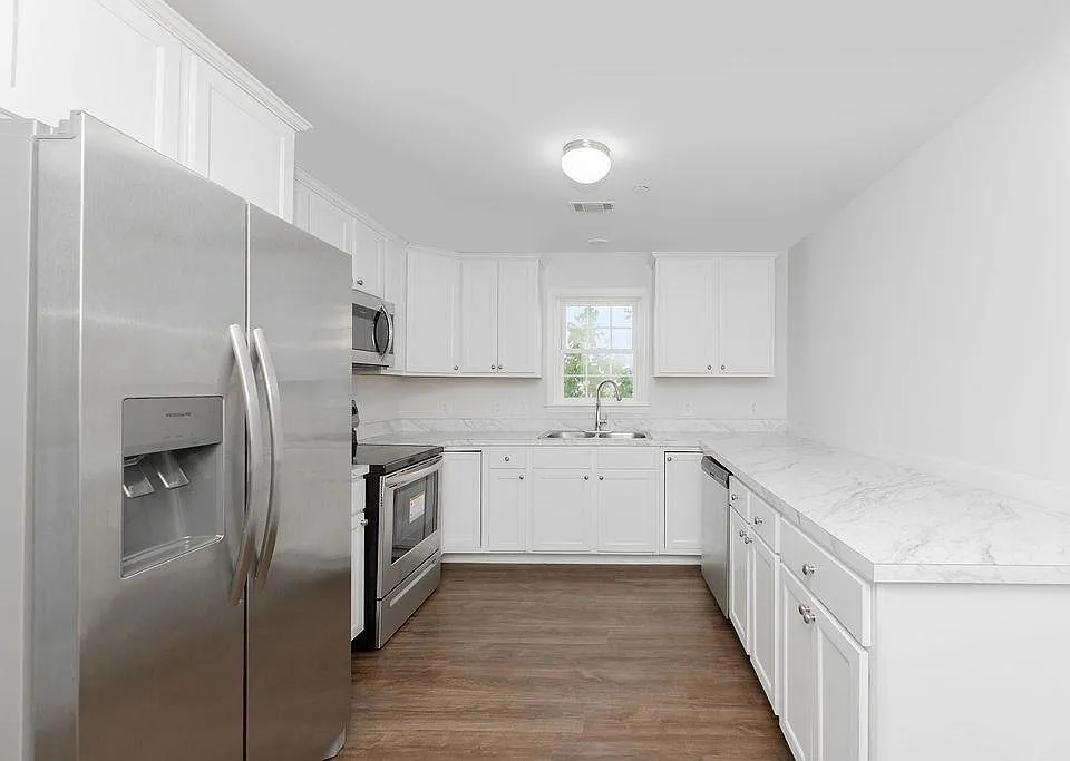 162-170 S Orange Ave #404