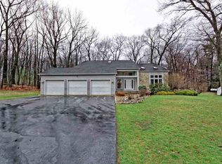 71 Lori Dr, Niskayuna, NY 12309