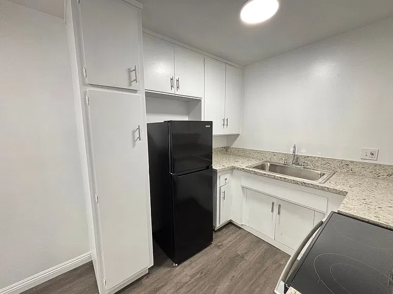 1024 Cedar Ave — Photo 7