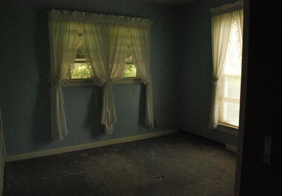 2nd image of 366 S Beverly Pike
