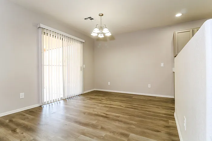 3 bed, 2.0 bath, 1420 sqft, $1,845 — Photo 4