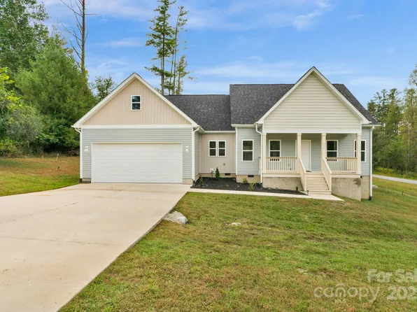 142 Crystal Heights Dr, Hendersonville, NC 28739