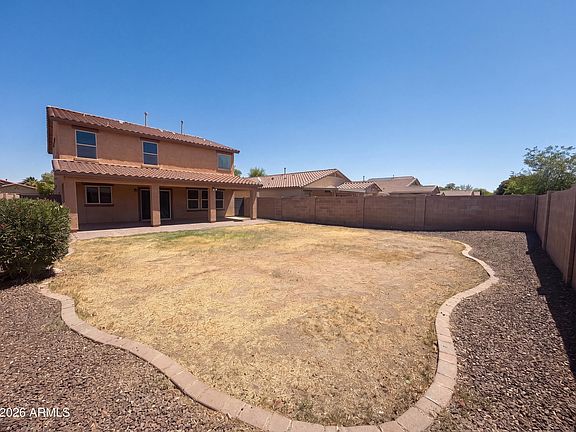 5th image of 1043 E DANIELLA Drive