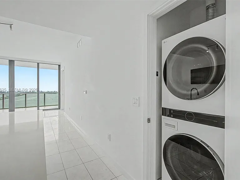 480 NE 31st St #3902 — Photo 24