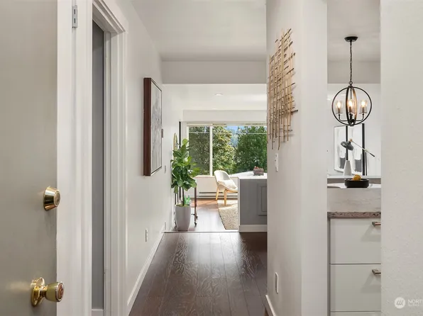 3601 24th Avenue W #204, Seattle, WA 98199