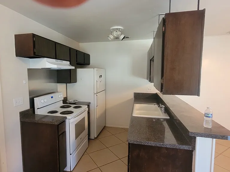 7338 Clear Water St — Photo 5