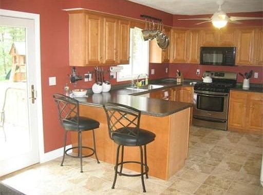 4th image of 16 Sherwood Ln