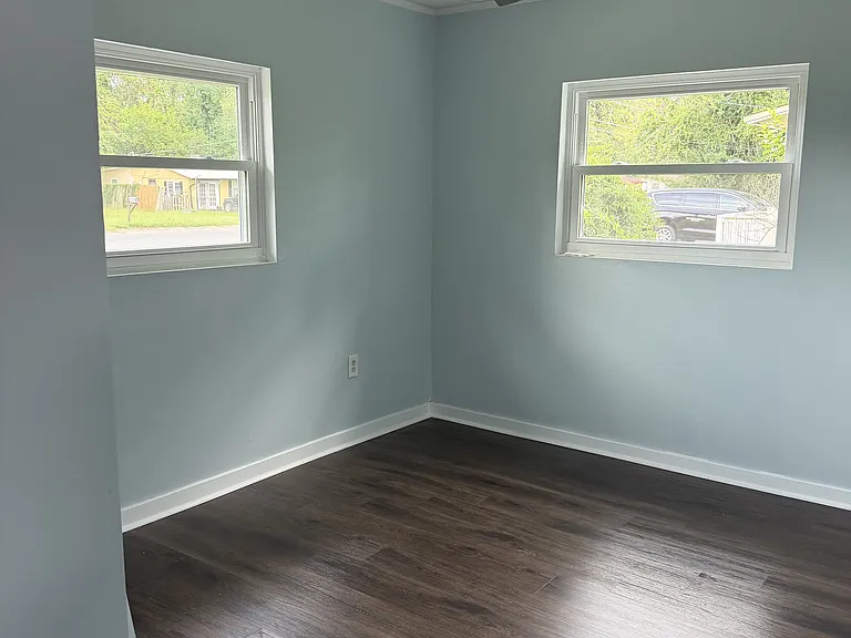 3180 Notre Dame St — Photo 19