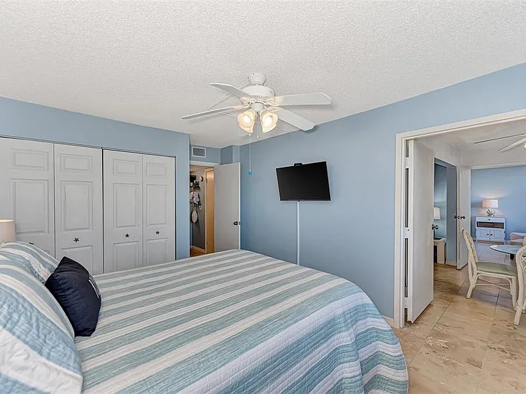 5855 Midnight Pass Rd #426 — Photo 36
