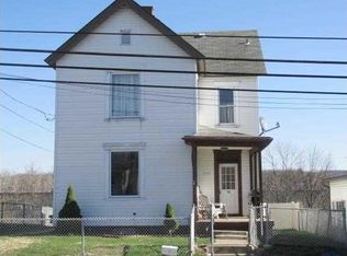 602 Overhead Bridge Rd, Youngwood, PA 15697