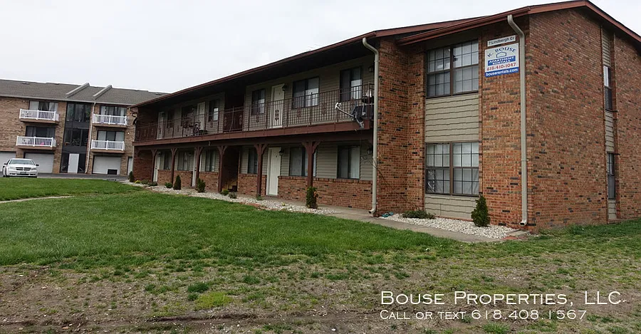 7 Lindbergh Cir #8