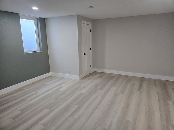 3rd image of 6139 E 33rd Ave #2