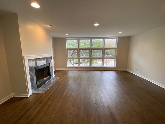 1st image of 931 W Wrightwood Ave #B